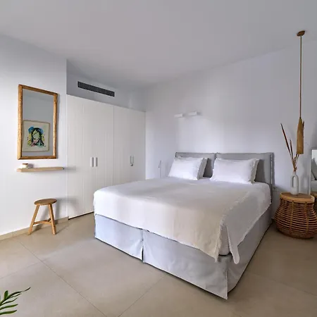 Private Luxury Scarlet Beachfront Villa, Molos, Paros Molos (Paros)