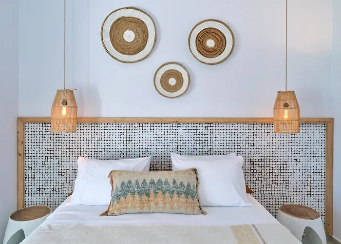 Willa Private Luxury Scarlet Beachfront Villa, Molos, Paros