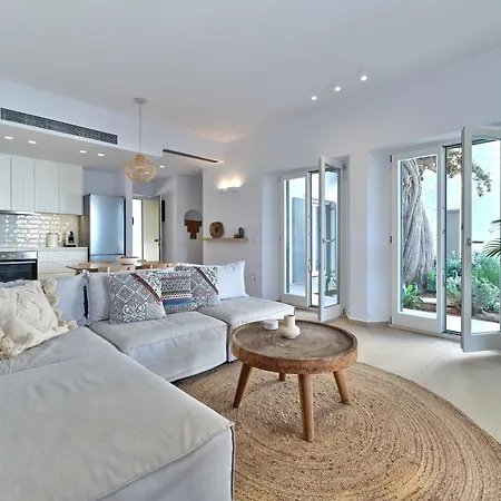 Private Luxury Scarlet Beachfront Villa, Molos, Paros Molos (Paros)