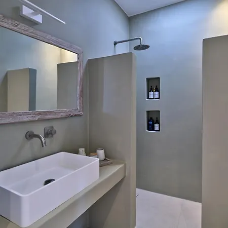 Villa Private Luxury Scarlet Beachfront Villa, Molos, Paros