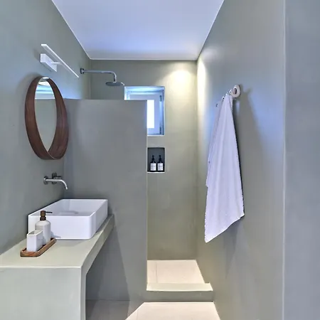 Private Luxury Scarlet Beachfront Villa, Molos, Paros Villa Molos (Paros)