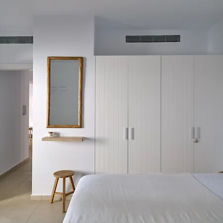 Private Luxury Scarlet Beachfront Villa, Molos, Paros Villa Molos (Paros)