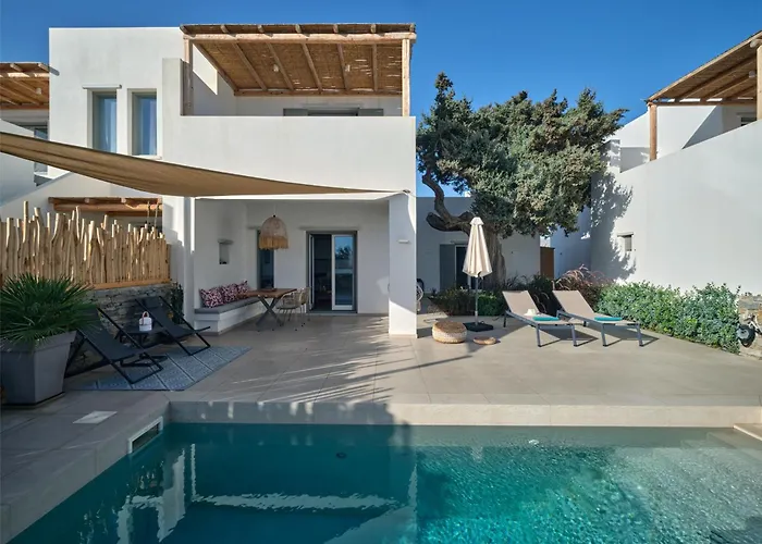 Private Luxury Scarlet Beachfront Villa, Molos, Paros 别墅