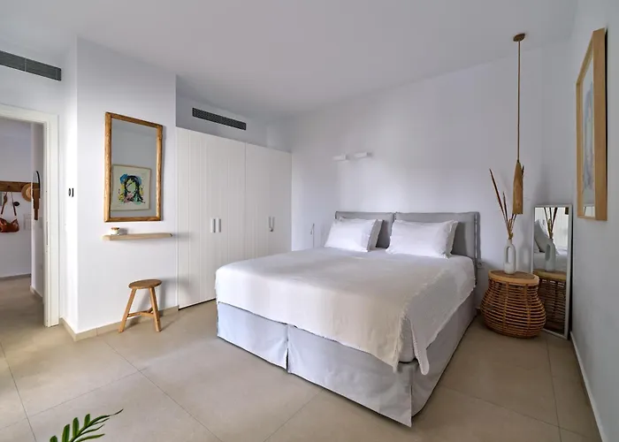 Private Luxury Scarlet Beachfront Villa, Molos, Paros Molos (Paros)